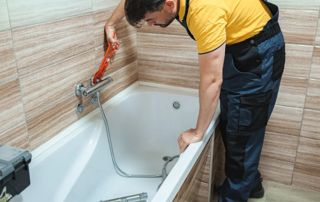débouchage d'une baignoire