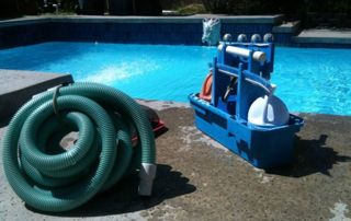 matériel pour entretien de piscine