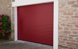 porte de garage rouge