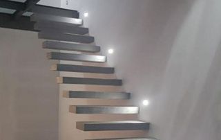 escalier flottant en béton armé
