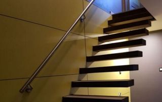 Escalier suspendu