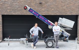 équipe Lift2Go devant une maison