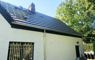 chantier sur toiture en ardoises