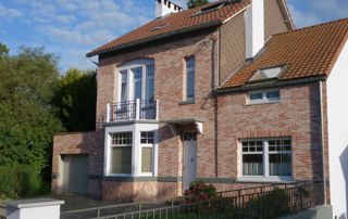 maison avec façade en brique