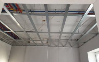 construction de faux plafond