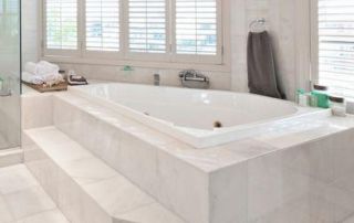 belle baignoire en marbre