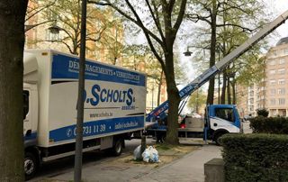 Camion de déménagement P. Scholts avec lift