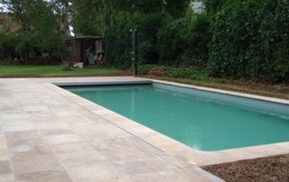 piscine extérieure en béton
