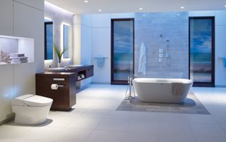 salle de bain moderne avec baignoire