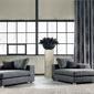 Décoration intérieure : tapis blanc, fauteuils gris