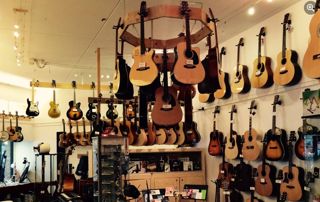 assortiment de guitares