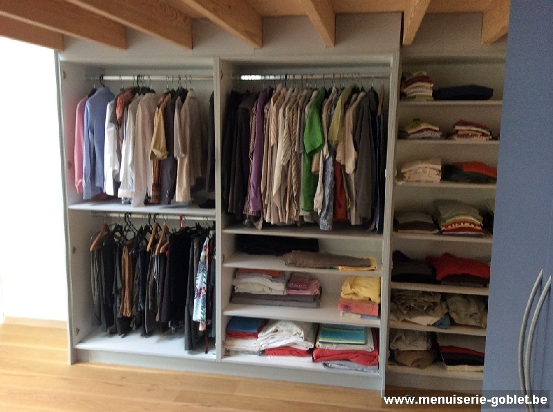 dressing avec vêtements