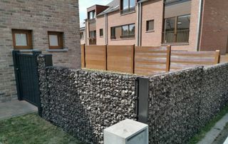 clôture autour d'une maison