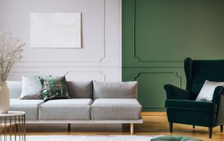 peinture verte et blanche sur les murs d'un salon