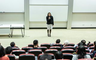 salle d'auditoire en plein séminaire