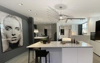 cuisine avec îlot central tons gris