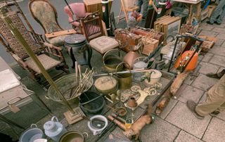 vide-grenier-chaises